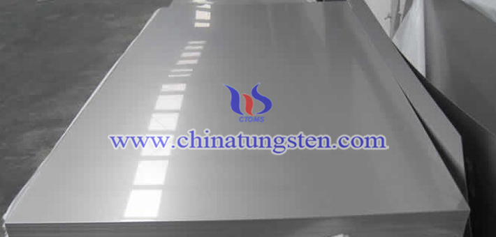 600x500x10mm 鎢合金板具有高密度、高硬度、高熔點的特性，能夠耐腐蝕、耐磨損，而且高溫性能好，即使在500℃的溫度下也基本保持不變，在1000℃時仍有很高的硬度。它被廣泛應用於機械、焊接零件、熱交換器、反光器具等。  中鎢在線是一家專門從事研究、開發、生產、銷售鎢合金的公司，以先進的技術力量，科學的管理制度，竭誠為您服務。本公司為客戶提供高品質、高標準的產品，並且能夠根據客戶的要求生產各種規格和材質的鎢合金板。  更多內容請訪問： http://www.tungsten-alloy.com/big5/tungsten-alloy-plate.html