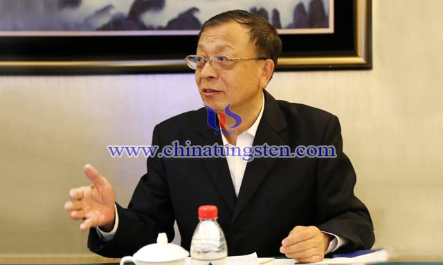 中國有色協(xié)會副會長、中國鎢協(xié)會長丁學(xué)全