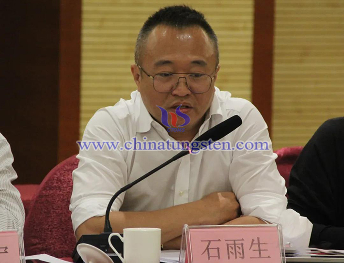 崇義章源鎢業股份有限公司副總經理石雨生（代表黃澤蘭主席）